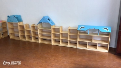 匠心筑童趣 柳州实木区角柜与大风车玩具的幼儿成长空间营造